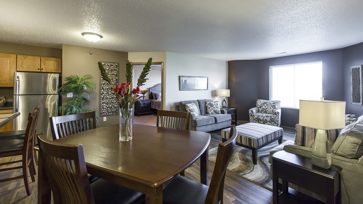 Foto principal - Cottonwood Apartment Homes