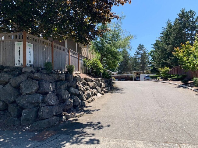 Foto del edificio - Stunning 2 bed, 2 bath condo near Bellevue College