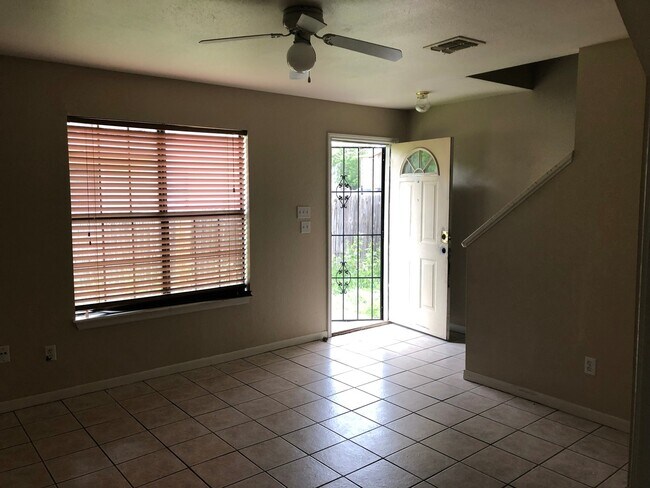 Foto del edificio - 7549 Windsor Oaks