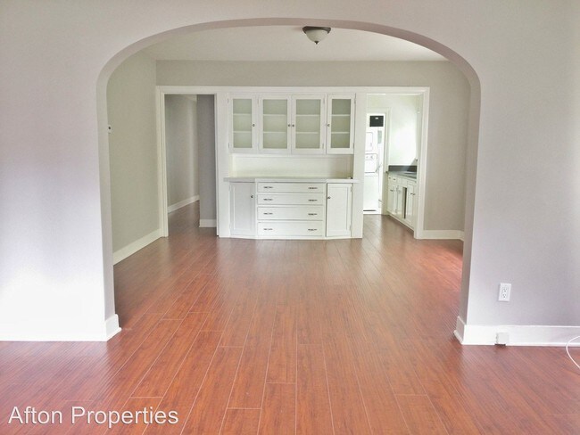 Building Photo - 637 Maltman Ave