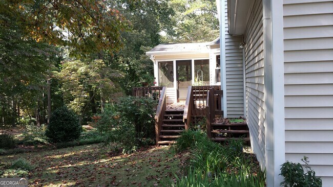 Foto del edificio - 1490 Wood Valley Dr