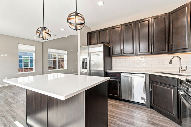 Foto del edificio - 24919 McCormick Way