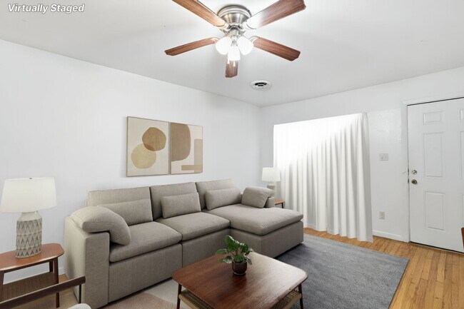 Photo - 4 Bedroom House with Back Deck