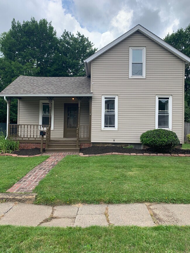 318 N Lyman St, Wadsworth, OH 44281 House Rental in Wadsworth, OH