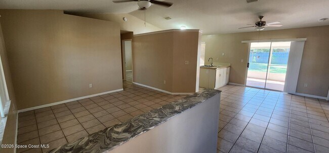 Foto del edificio - 6470 Stillwater Ave