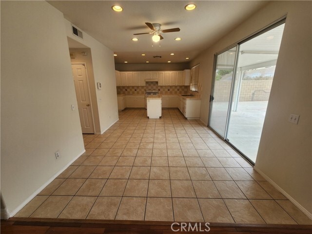 Foto del edificio - 15752 Home Ct