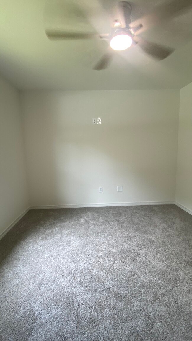 Building Photo - 6850 Boots Ln