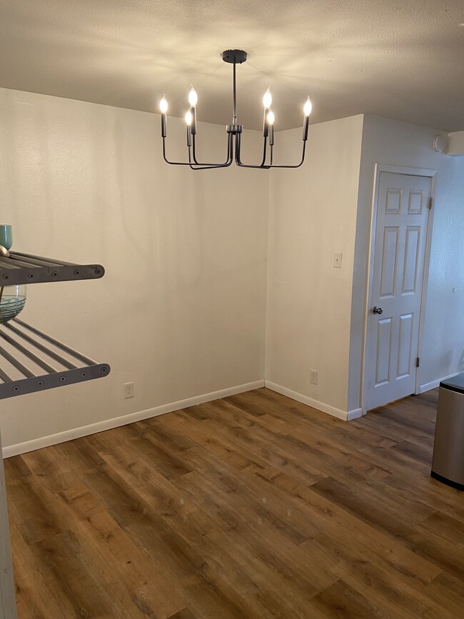 Dining area - 1710 Utah Ave
