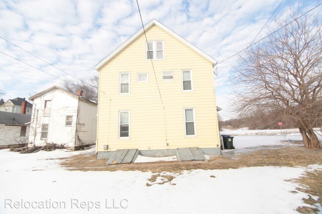 Building Photo - 827 N Ripley St