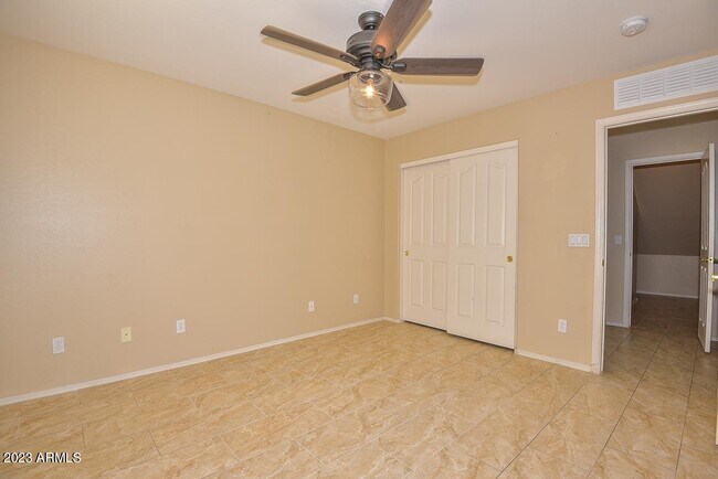 Building Photo - 9814 W Rock Springs Dr