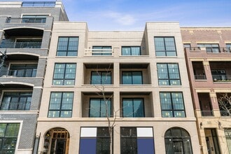 Building Photo - 3118 N Greenview Ave