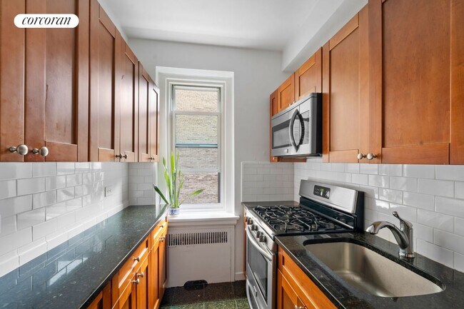 Building Photo - 250 Cabrini Blvd