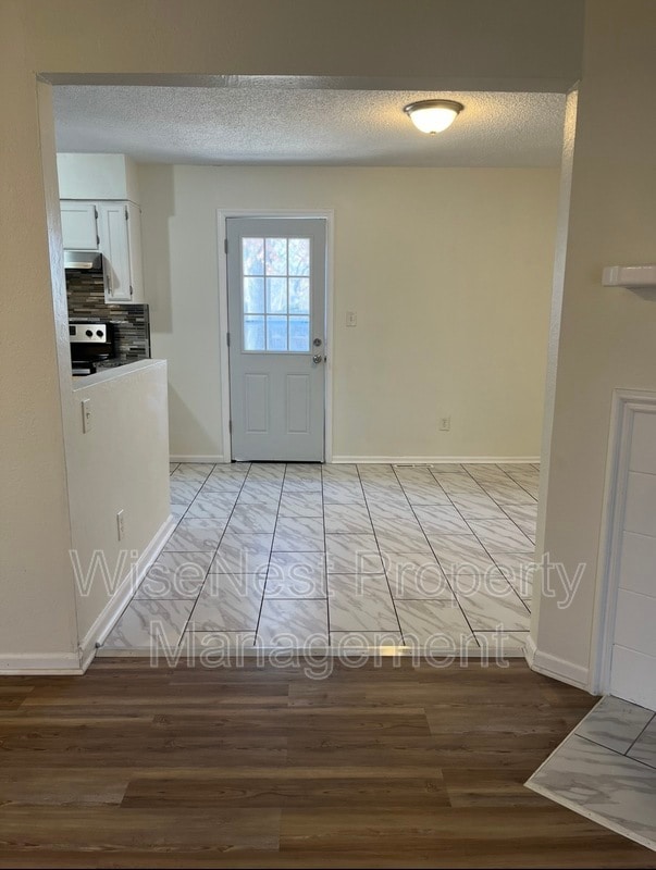 Building Photo - 1704 NE Balboa St