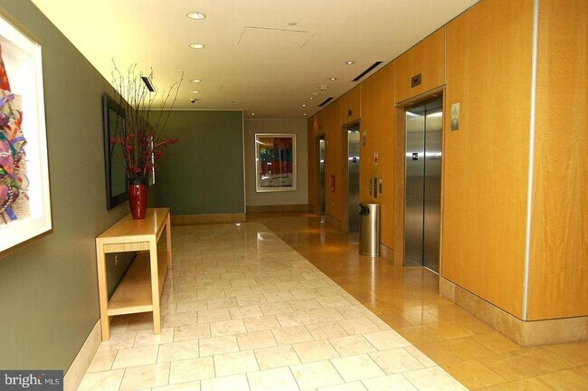 Foto del edificio - 1117 10th St NW