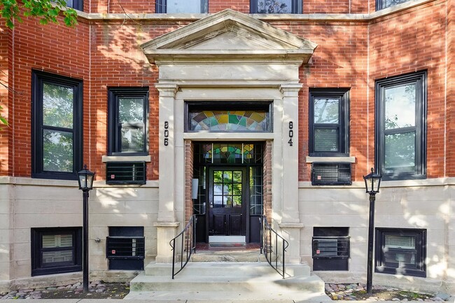 Foto del edificio - 806 W George St