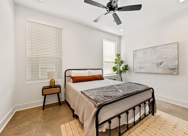 Foto del edificio - 112 Winged Elm Ln