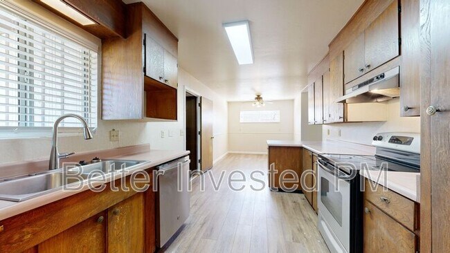 Building Photo - 381 Zinfandel Dr
