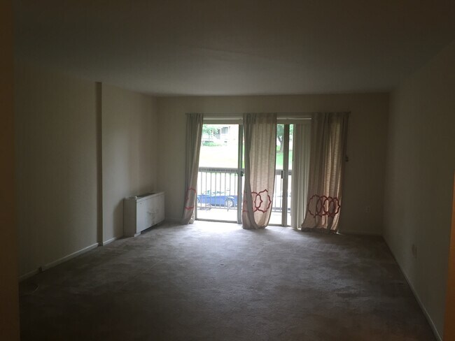 Building Photo - A large efficiency condo apartment located in the West Spring Condominium complex located next to...