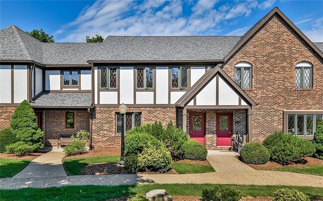Building Photo - 1589 Stone Mansion Dr