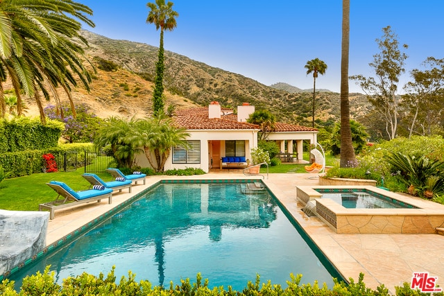 Primary Photo - 23287 Palm Canyon Ln