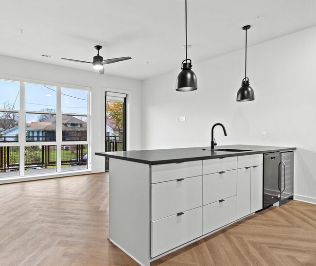 Foto del edificio - 239 W 9th St