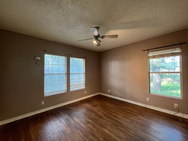 Building Photo - 850 N Harbin Dr