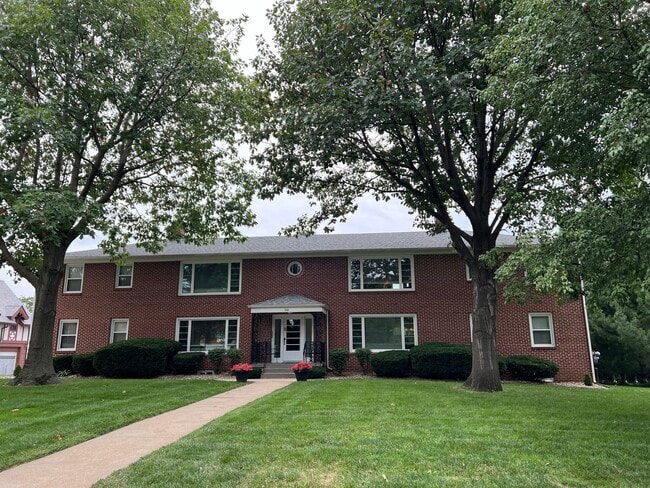 Building Photo - 510 S 38th St
