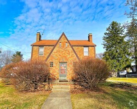 Building Photo - 548 Arlington Ave