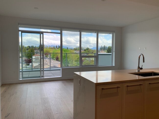 Building Photo - 5693 Elizabeth St