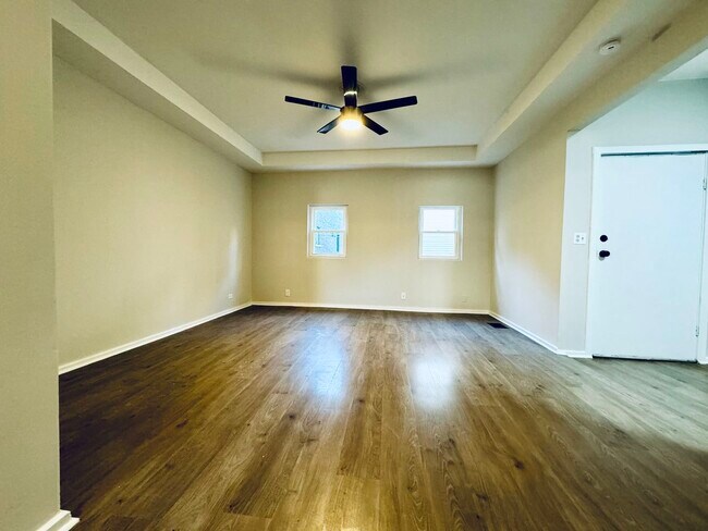 Foto del edificio - 1709 N Maplewood Ave