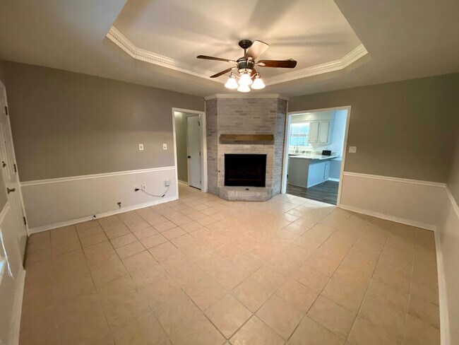 Foto del edificio - 3 Bedroom for Rent in Reservoir Brandon!