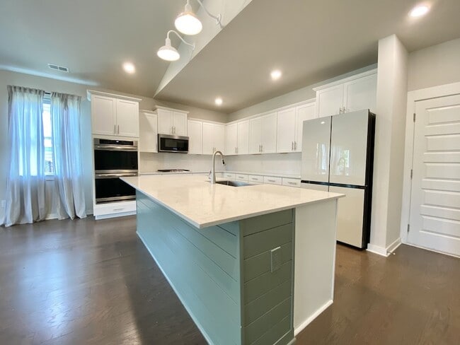 Building Photo - 2225 Maytown Cir