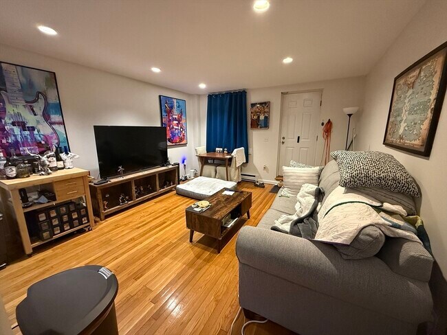 Foto del edificio - 18 E Springfield St