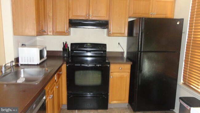 Foto del edificio - 354B Delancey Pl