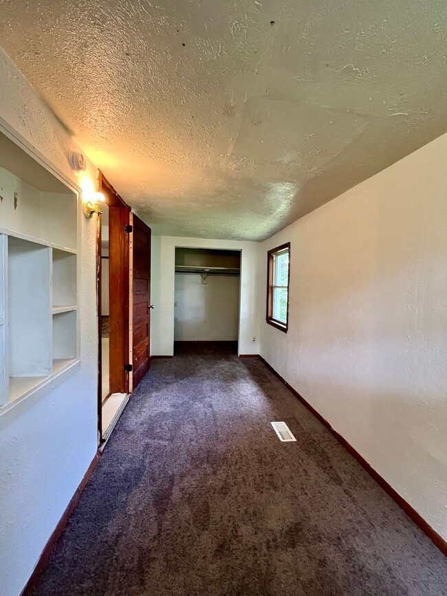 Building Photo - 2 Bed | 1 Bath | House