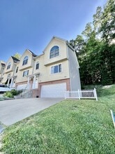 Building Photo - 229 Palisades Dr