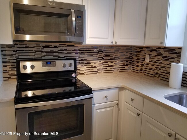 Building Photo - 412 Lane Hill Rd