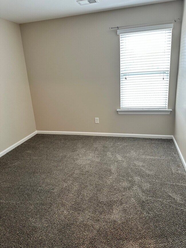 Foto del edificio - 156 Top Forest Drive