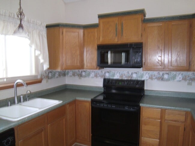 Building Photo - 525 Sinton Ave