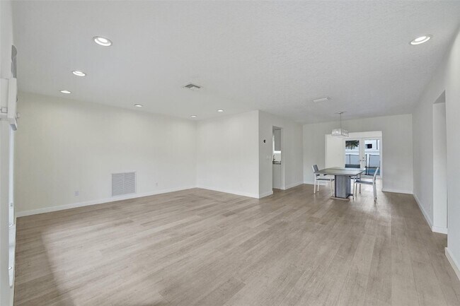 Photo - 4001 N 41st Ct House