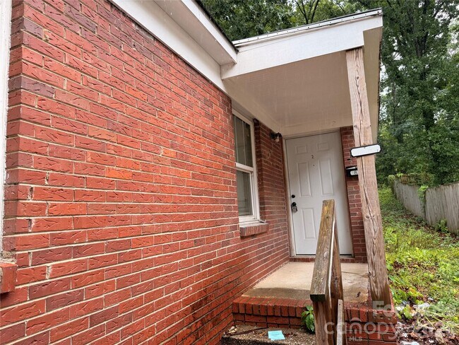 Foto del edificio - 825 Rodey Ave