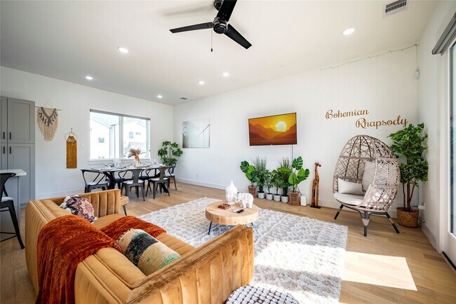 Foto del edificio - 2721 Rosalie St