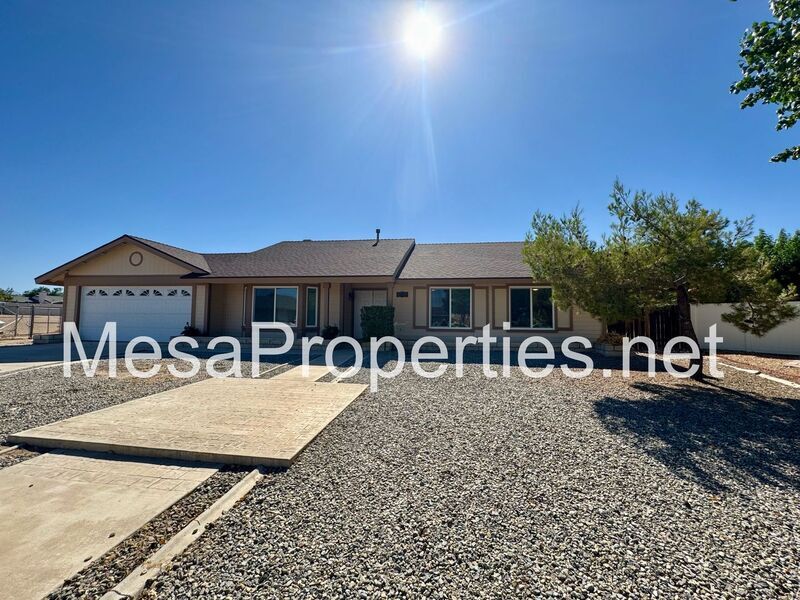 Foto principal - 12550 Kristina Ct
