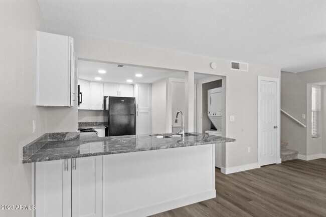 Foto del edificio - 1645 W Baseline Rd