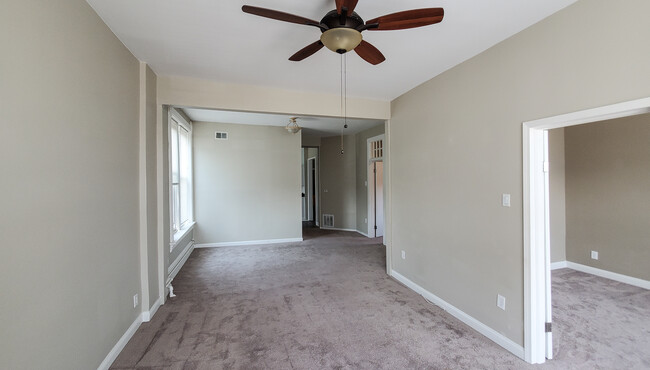 Living Room/Dining Rm combo - 1480 W Webster Ave