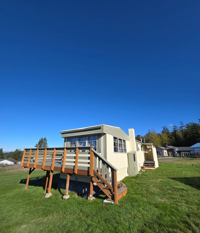 Building Photo - 2 Bed, 1 Bath - Move-In Ready in Cape George with Water Glimpses For Rent!