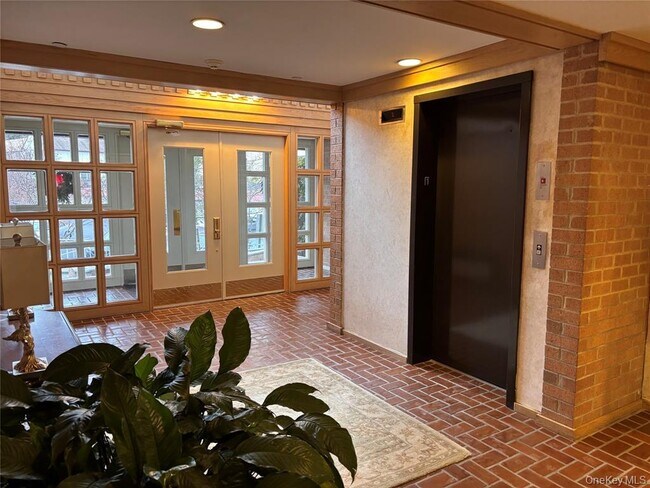 Foto del edificio - 300 Livingston Ave