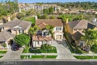 Building Photo - 2556 Pearblossom St