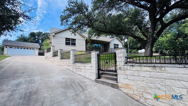 Foto del edificio - 3330 Bob White Ln