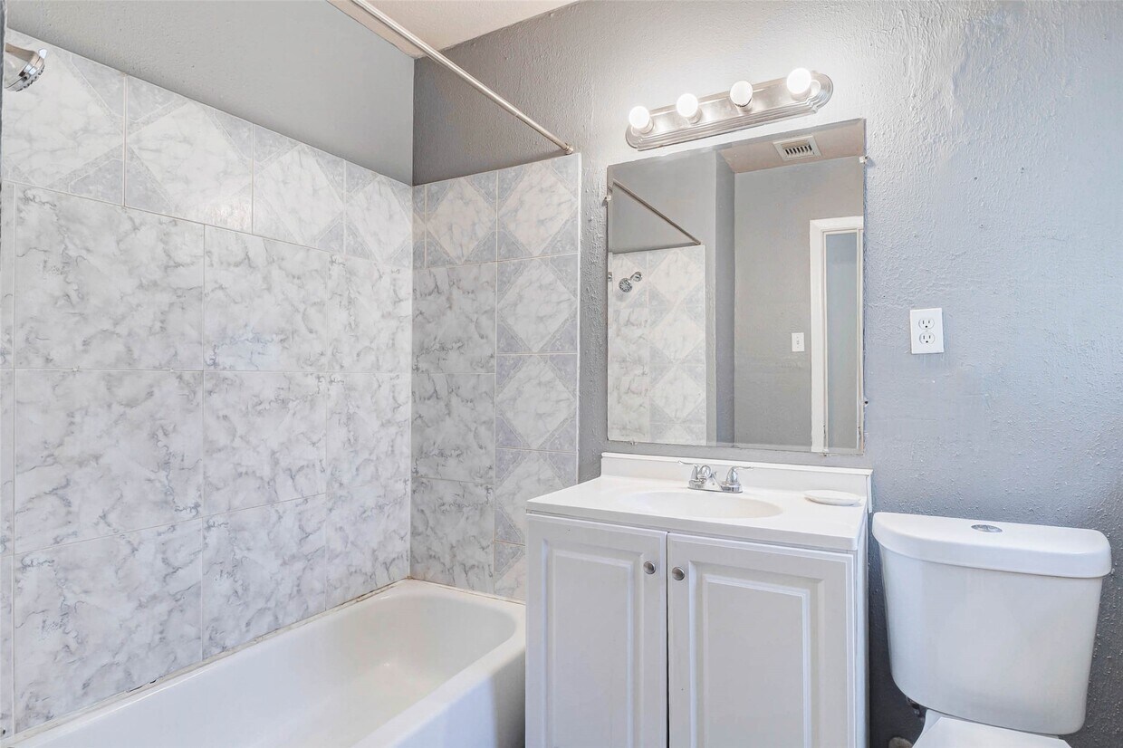 Foto principal - 6507 Heron Dr